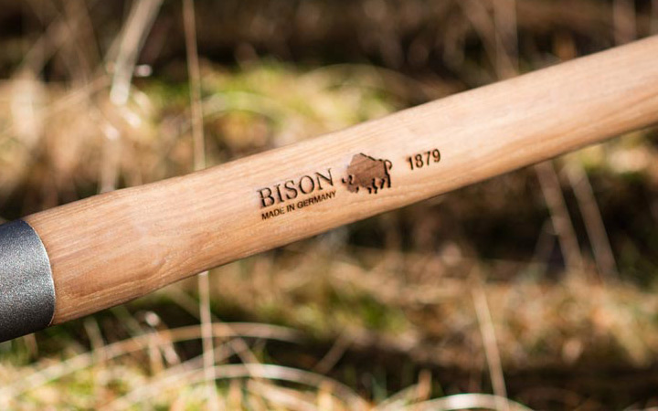 大型の薪割り斧 「BISON（バイソン） AXE 1879シリーズ スプリッティングハンマー」