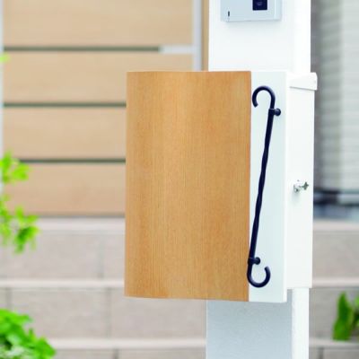 ナチュラルデザインの木目調A4サイズ対応壁掛けポスト 「クーヴル」