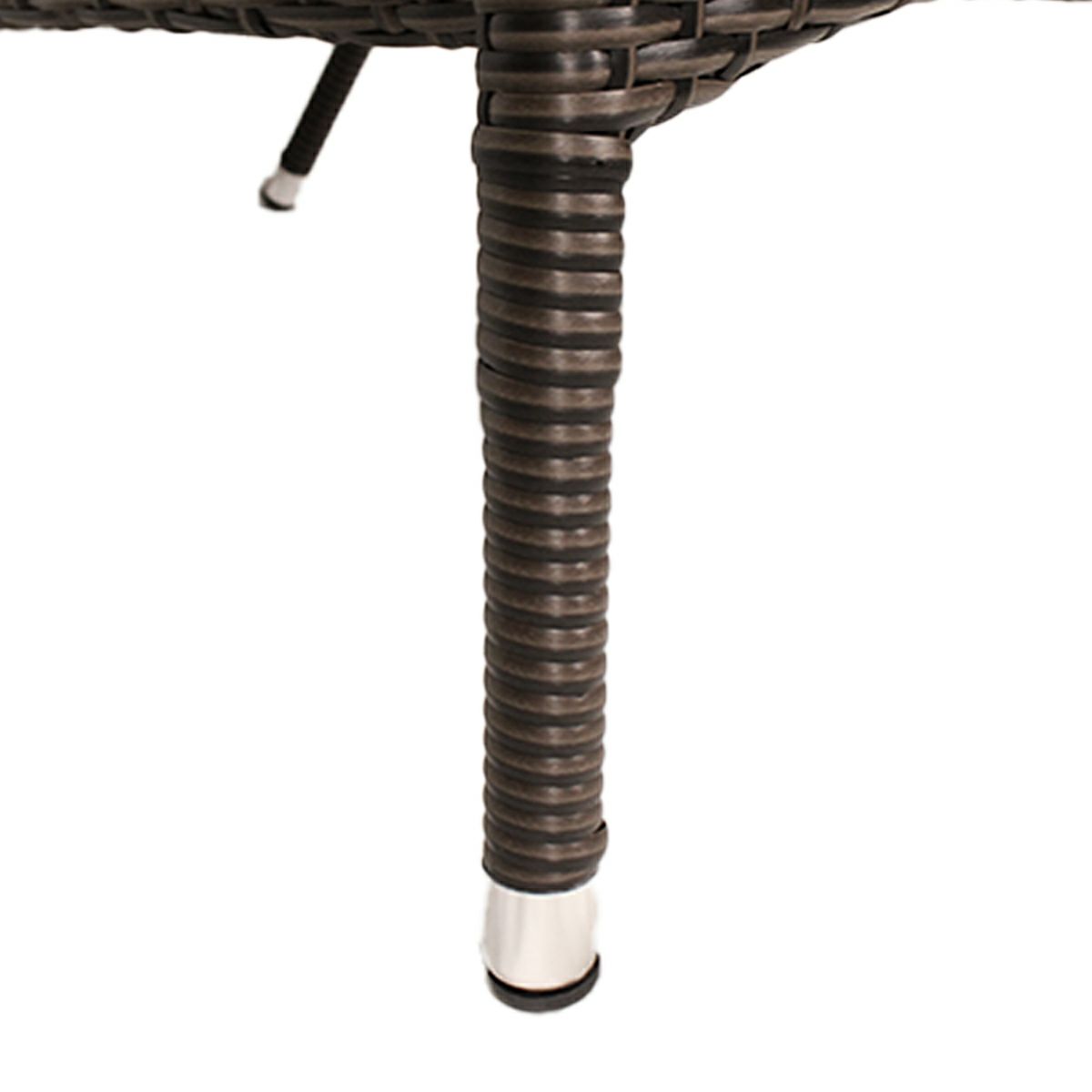 チェアのデザインがわかる白抜き画像。脚のアップ。