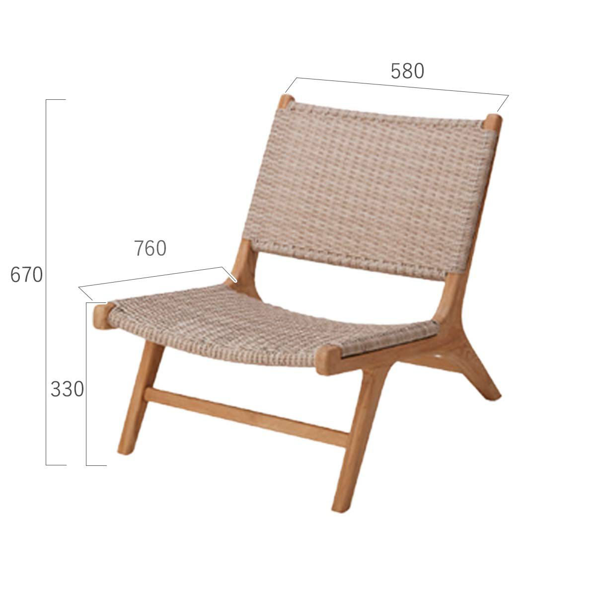 幅580mm、奥行き750mm、座面高330mm、全高670mm