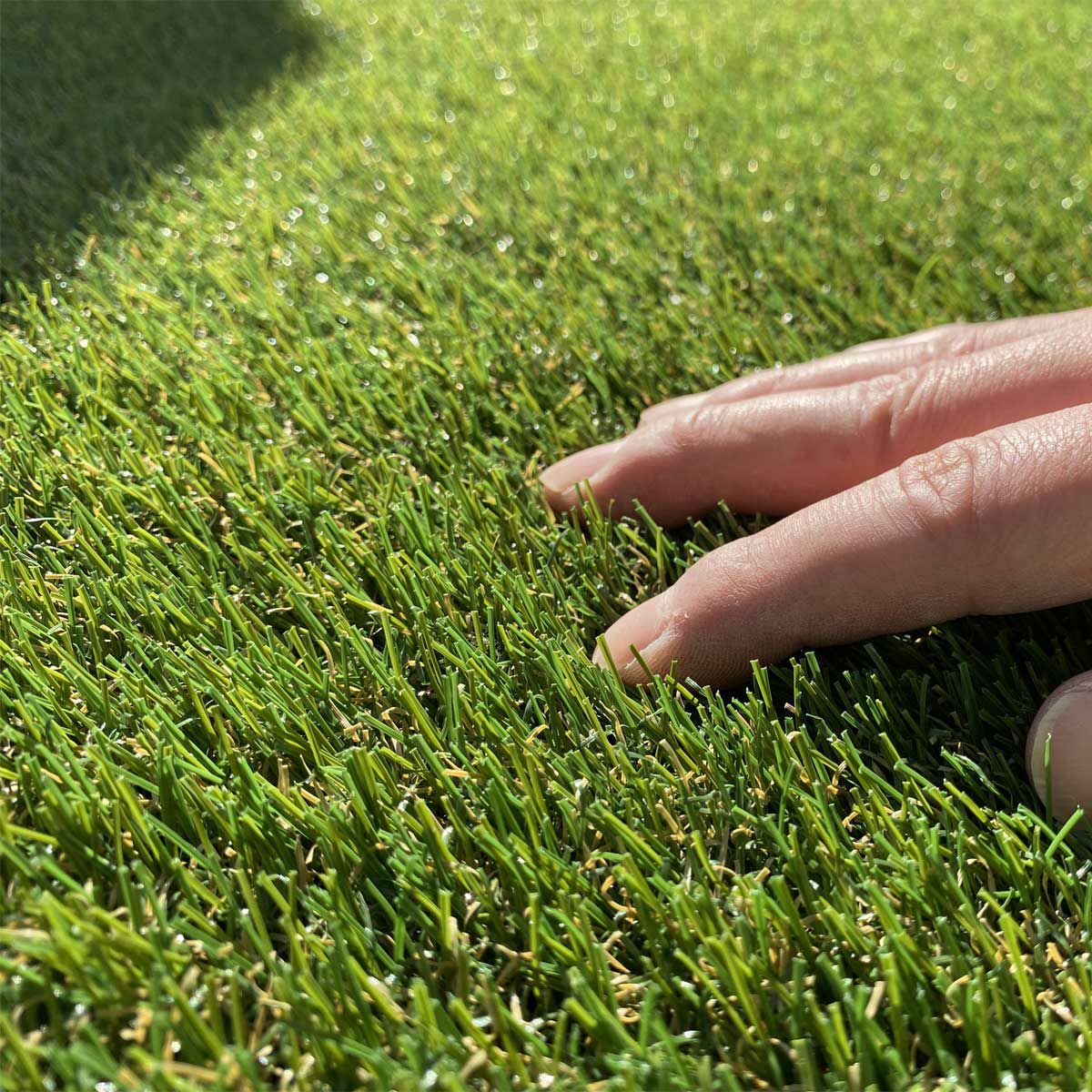 滋賀、京都、大阪限定。工事費込みの人工芝。芝丈30mm、1平米単位でのご注文